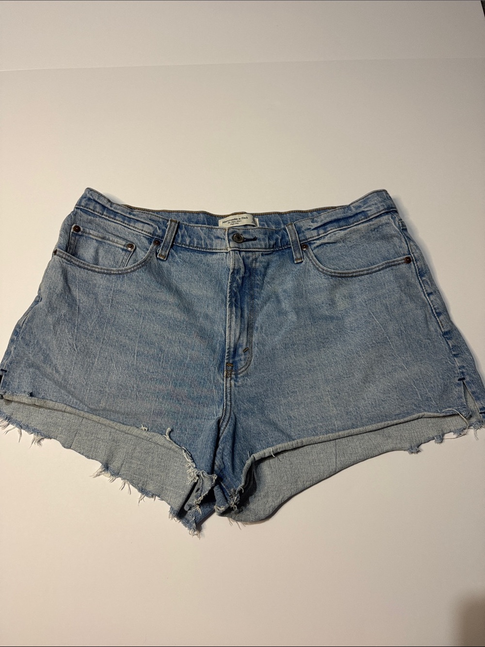 Abercrombie & Fitch Women's Mom Short Curve Love